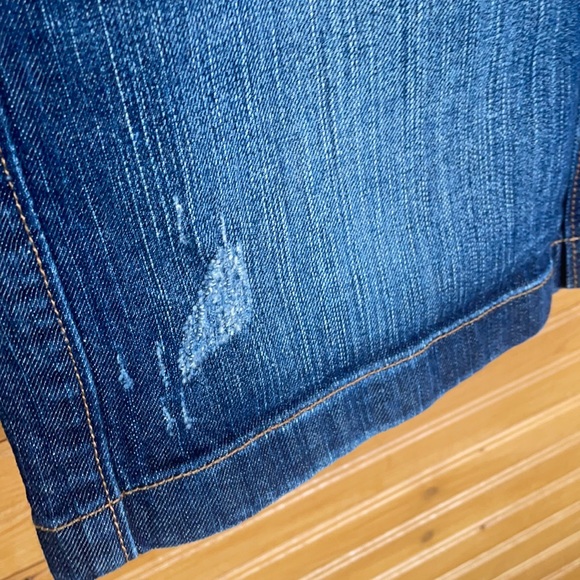 Dark wash denim skirt with pockets - Picture 4 of 4